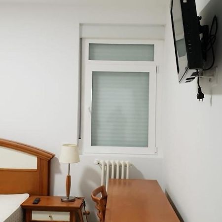 Aloja Madrid Bed and Breakfast Εξωτερικό φωτογραφία