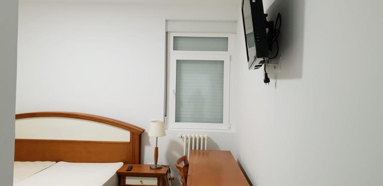 Aloja Madrid Bed and Breakfast Εξωτερικό φωτογραφία